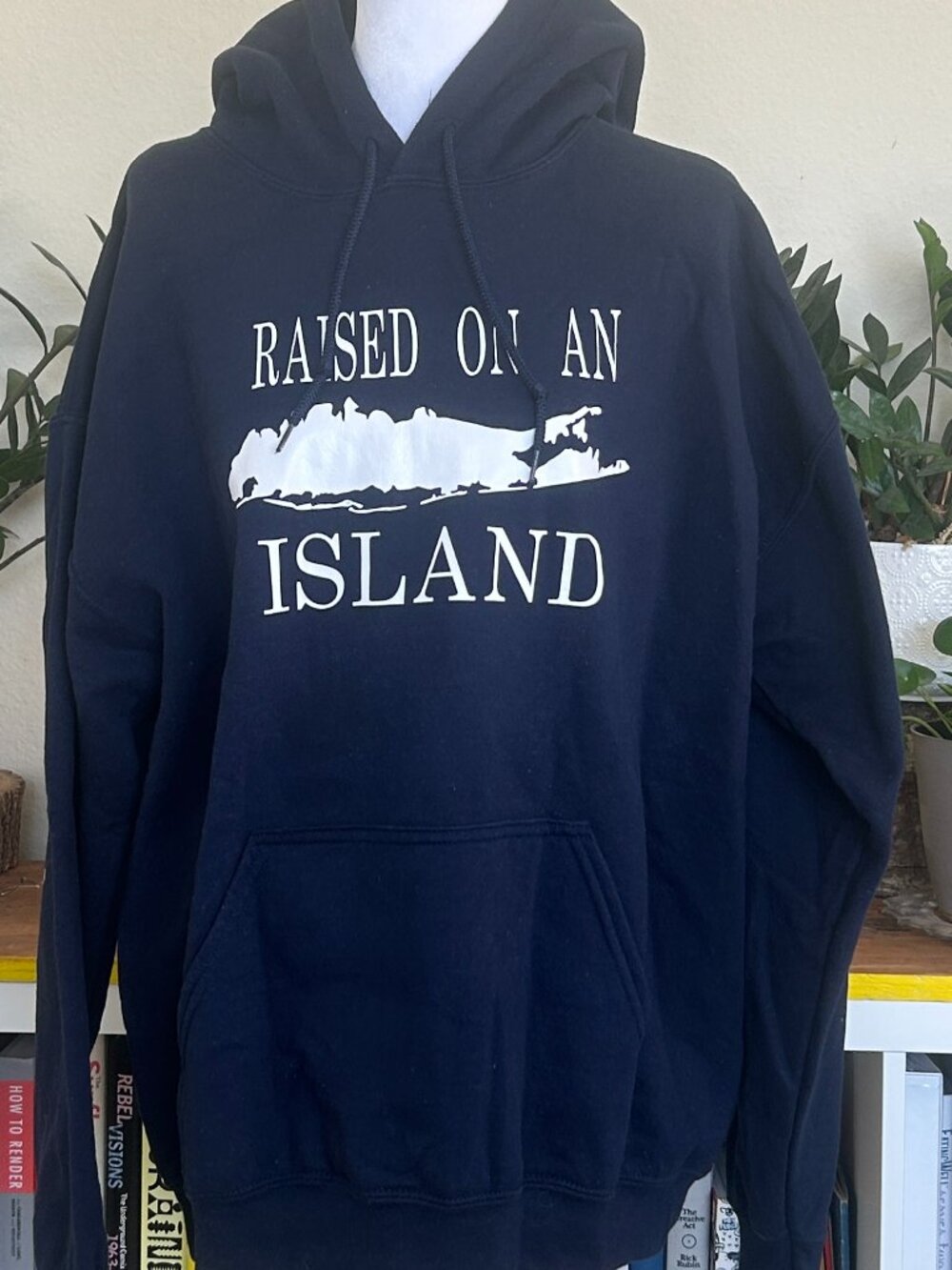 Raised on an Island - LONG ISLAND - Sweatshirt